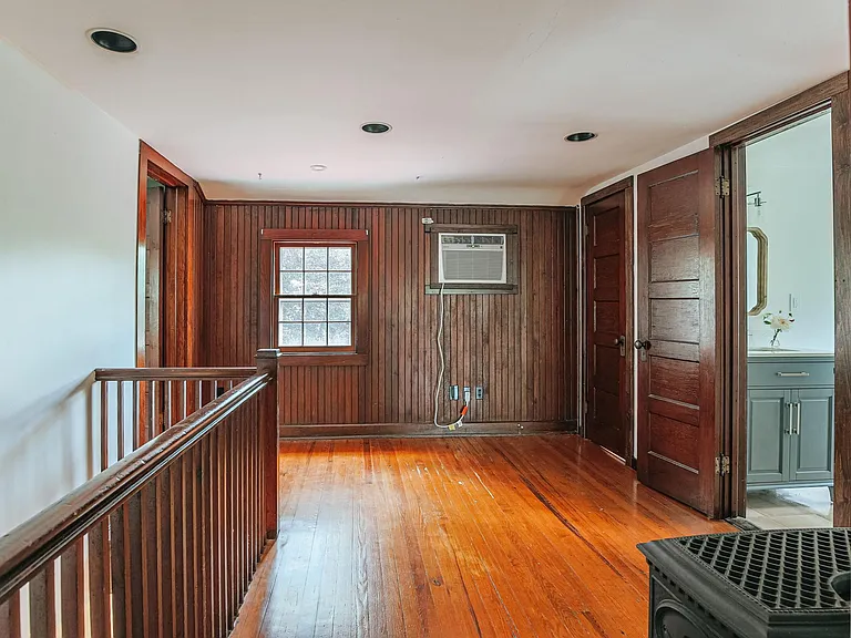 860 Elizabeth Ln — Photo 26