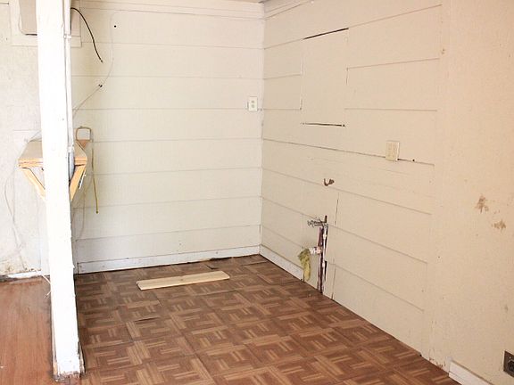 5th image of 111 Milford Dr