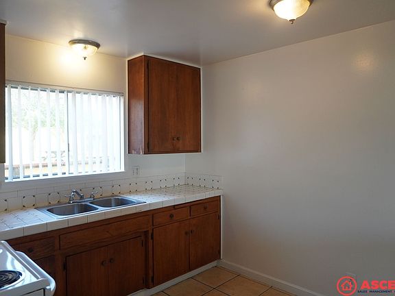 4th image of 1400 Kern St APT 3