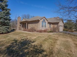 1376 Laurel View Dr, Ann Arbor, MI 48105
