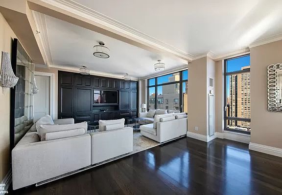 3rd image of 450 E 83rd St #17AB
