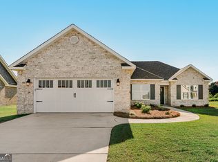 401 Otters Ridge Dr, Kathleen, GA 31047