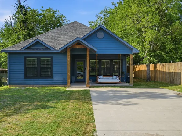 512 W Locust St, Whitewright, TX 75491