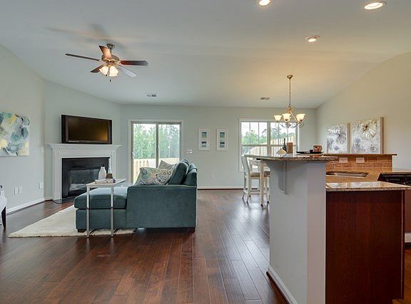 5th image of 2104 Boneville Circle
