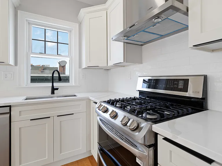 20 Alston St #20 — Photo 15