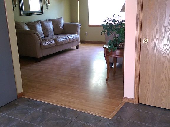 3rd image of 973 Nadine Dr