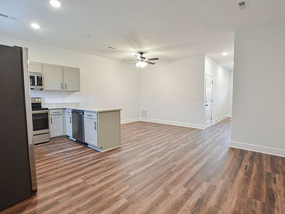 5th image of 106 Adkins St #B