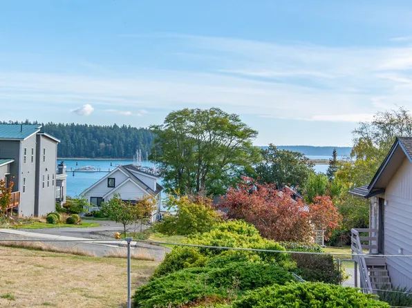 1721 9th Ave Unit B, Oak Harbor, WA 98277