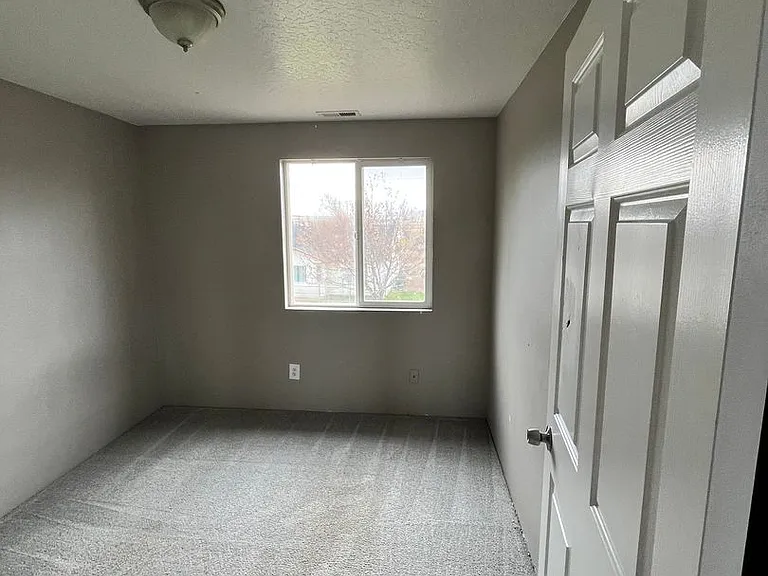 997 W Main St — Photo 9