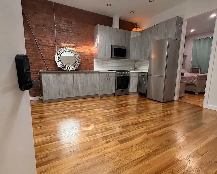 60-82 Catalpa Ave #2R