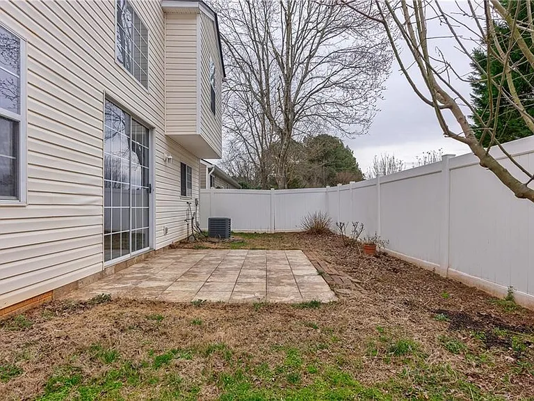 211 Harmony Ct — Photo 31
