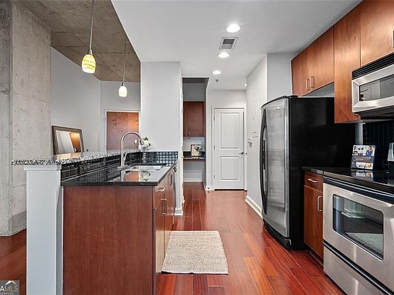 5th image of 250 Pharr Rd #1715