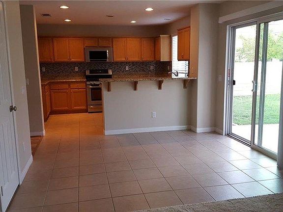 3rd image of 40570 Heyerdahl Ave
