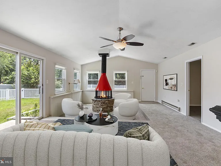 8005 Woodholme Cir — Photo 22