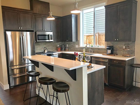 3rd image of 61598 SE Shanna St
