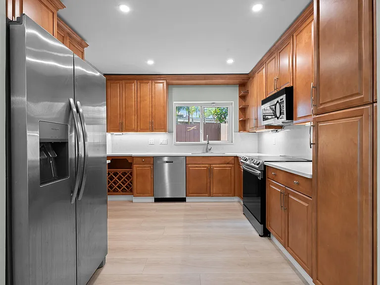 1532 NE 17th Ave — Photo 8