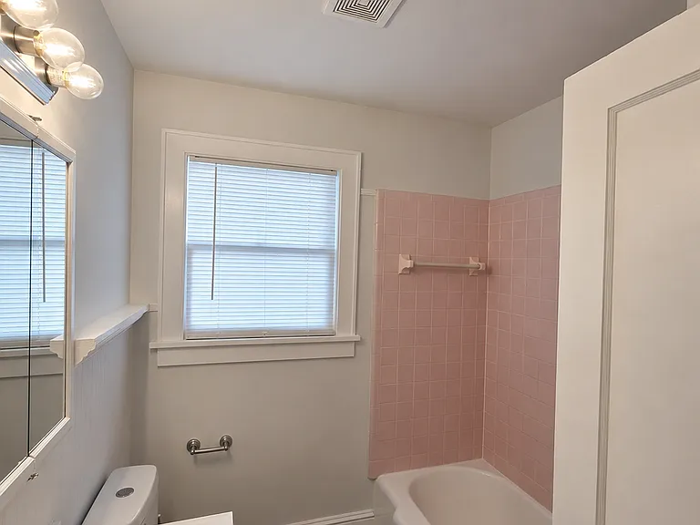 146 E Boulevard St — Photo 6