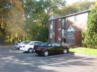 123 English Village Rd APT 301, Manchester, NH 03102