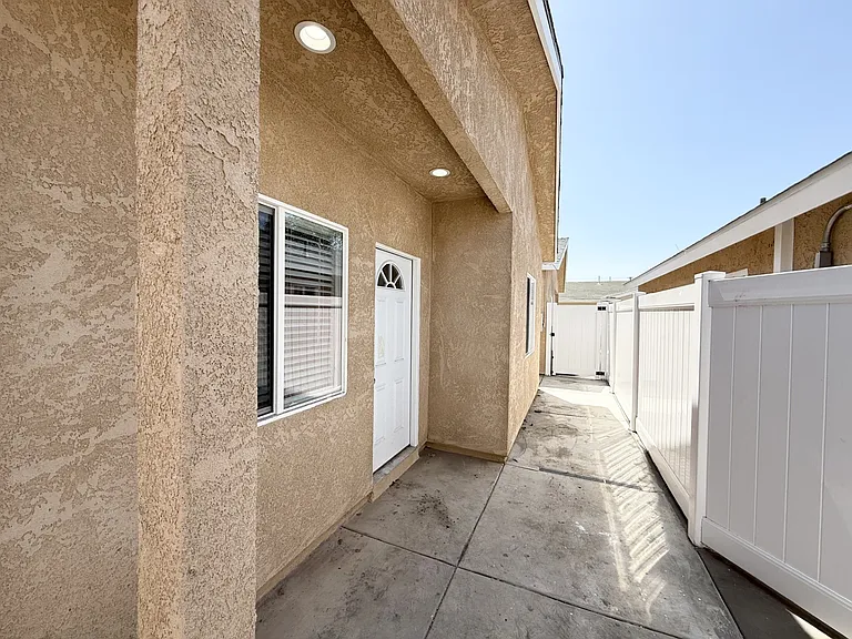 9078 Ingram Ave — Photo 2