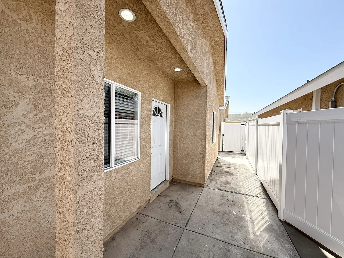 Building Photo - 9078 Ingram Ave