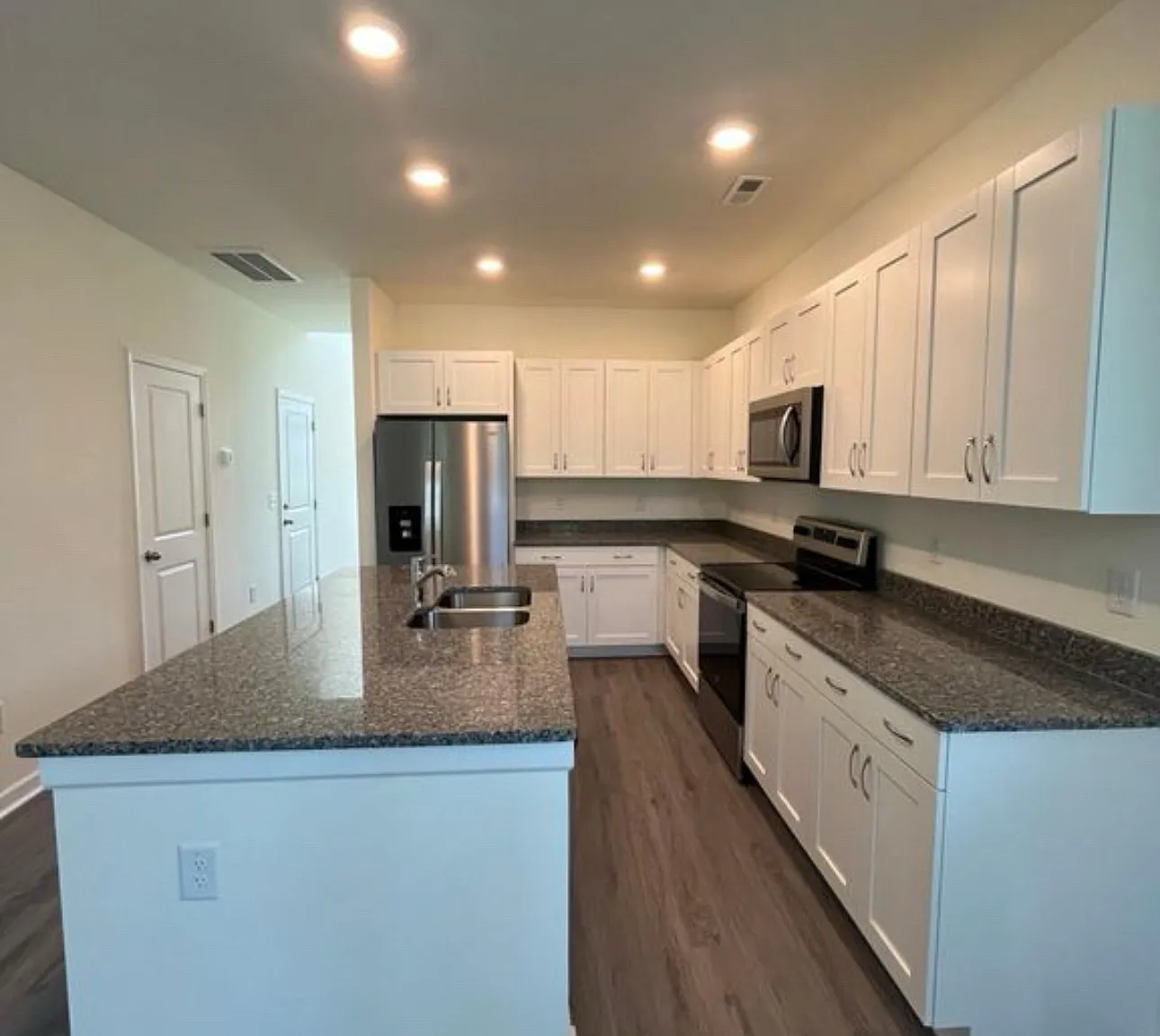 1417 Creekfront Dr — Photo 4