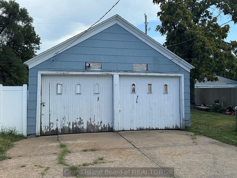 2nd image of 317-319 S Oak St