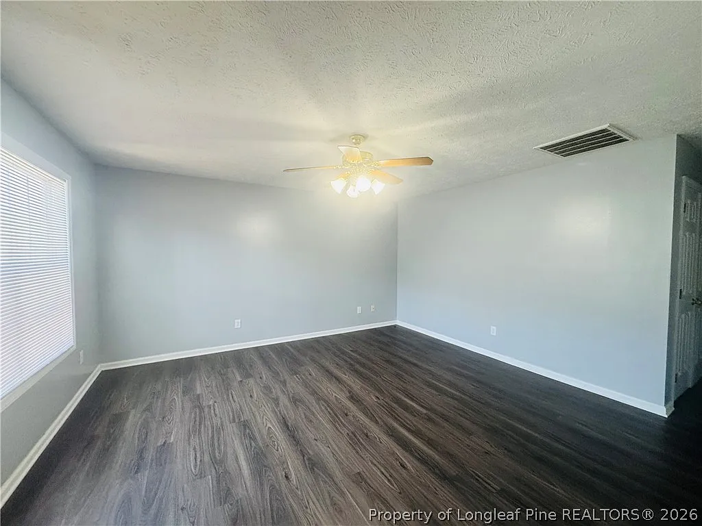 2 bed, 2.0 bath, 1150 sqft, $1,050 — Photo 2