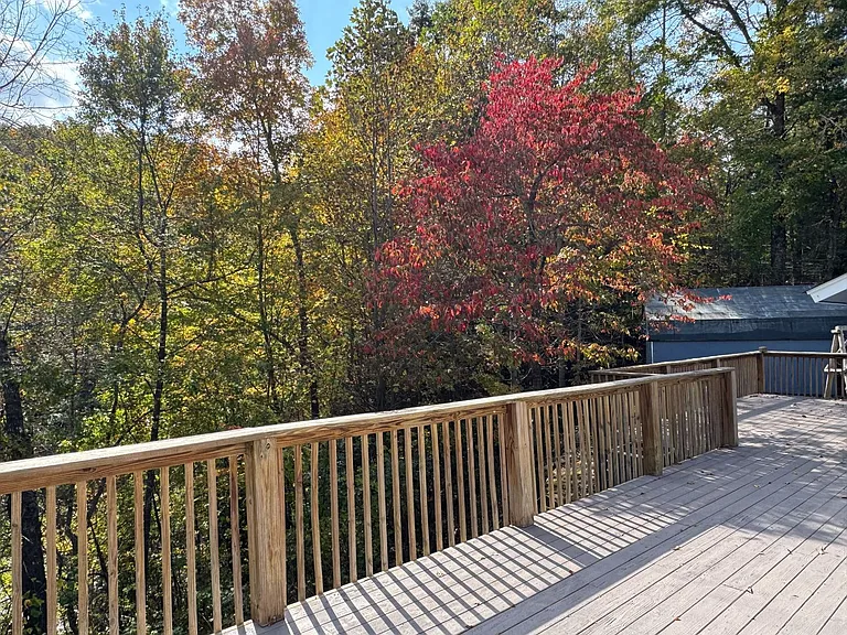 505 Adams Rd — Photo 32