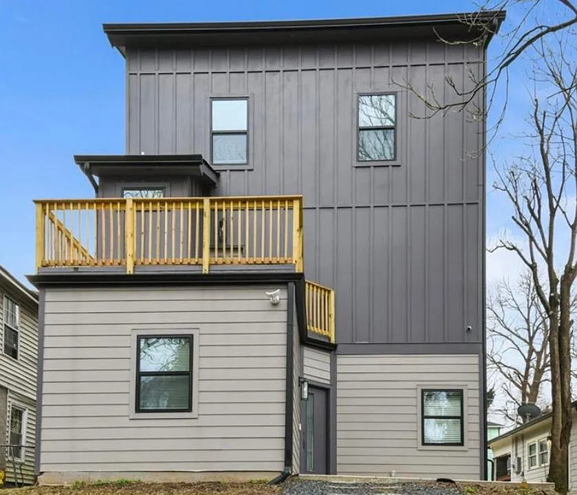 957 Ashby Grv SW