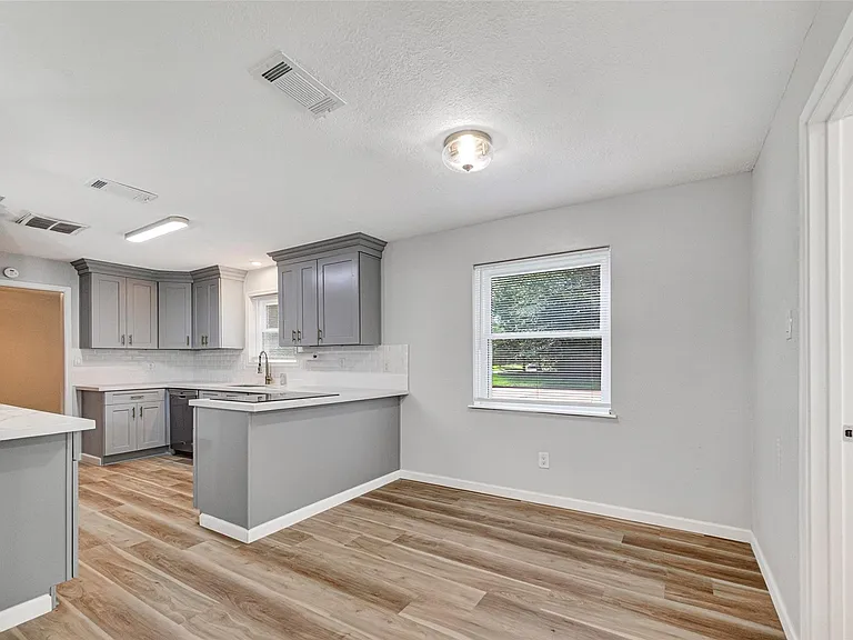 25503 Foxbriar Ln — Photo 15