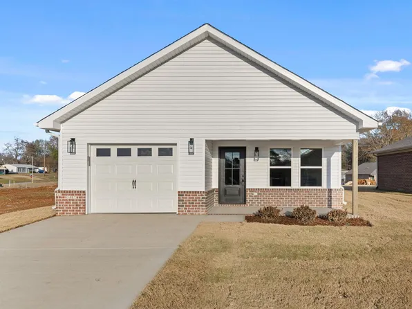 27 S Fulton St, Florence, AL 35630