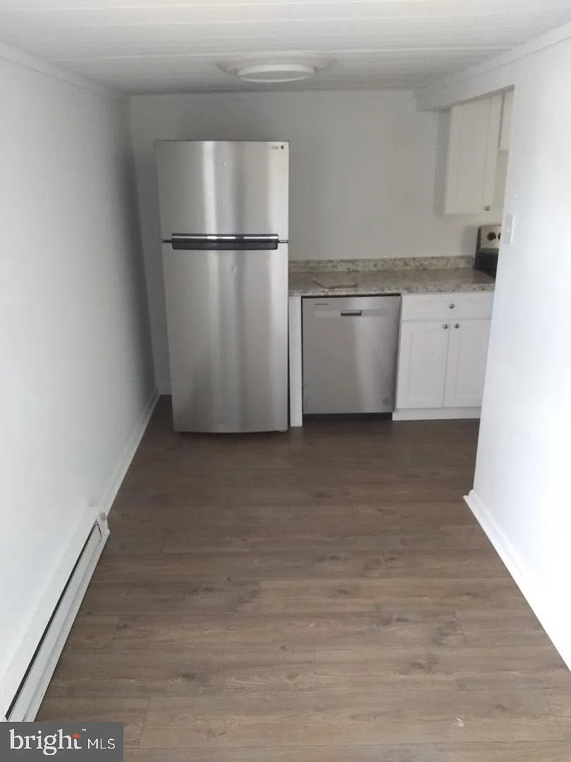 1 bed, 1.0 bath, 1000 sqft, $975 — Photo 2
