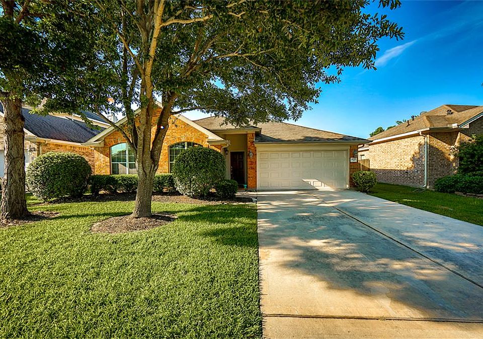 1st image of 18315 Heathridge Ln