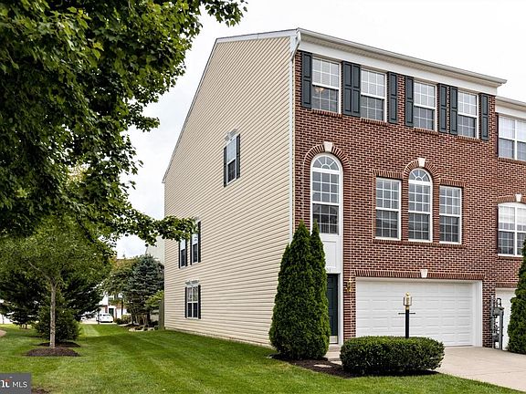 3rd image of 6201 Lawson Dr