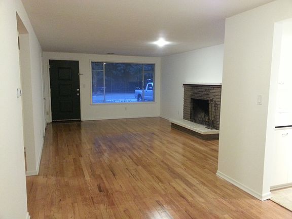 3rd image of 13013 NE 88th St