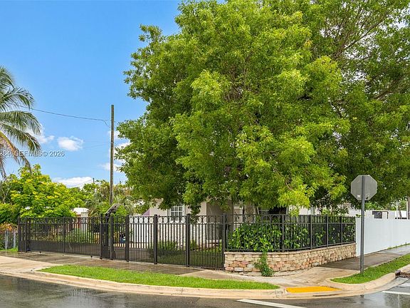 3rd image of 1430 NW 5th Ave