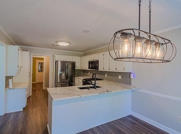4th image of 2120 Weatherstone Cir SE