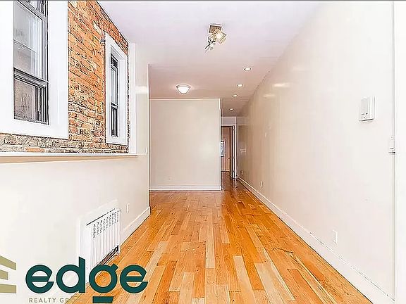 5th image of 1420 Putnam Ave APT 1L