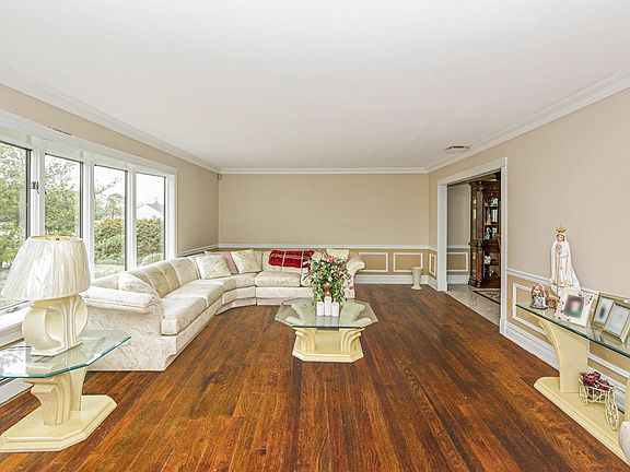5th image of 24 Wilson Ave