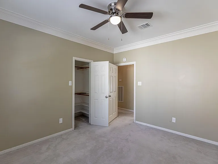 4418 Jane St — Photo 20
