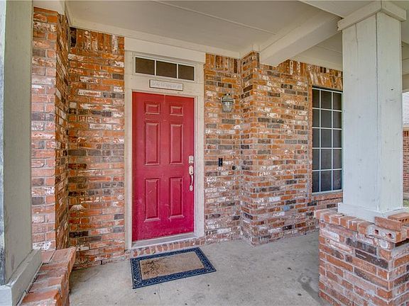 3rd image of 506 Maplewood Dr