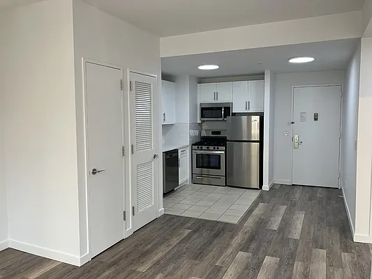 Rented by Maidman Realty Group LL | media 92