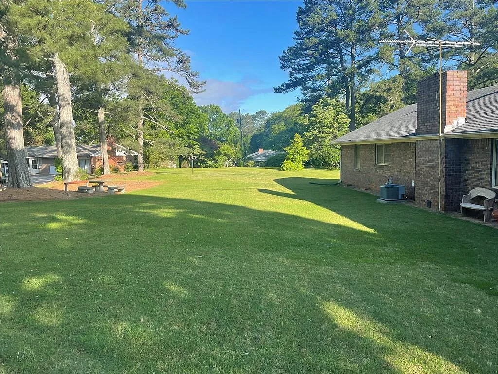 Building Photo - 5416 N Richland Creek Rd