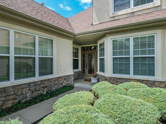 3rd image of 1202 Lyndhurst Ct #83