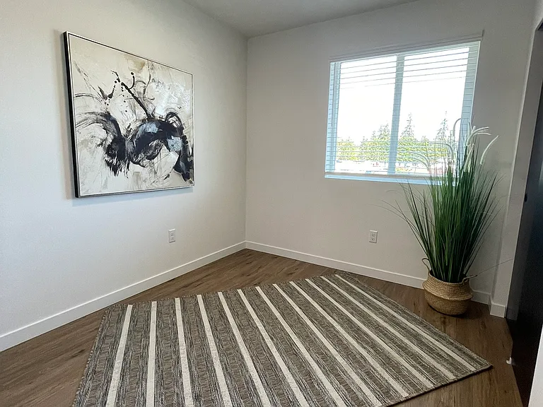 14122 Canyon Rd E — Photo 16