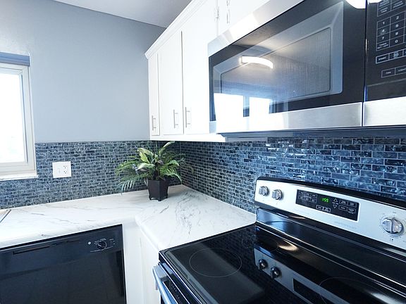5th image of 5200 Royalton Rd APT 10D