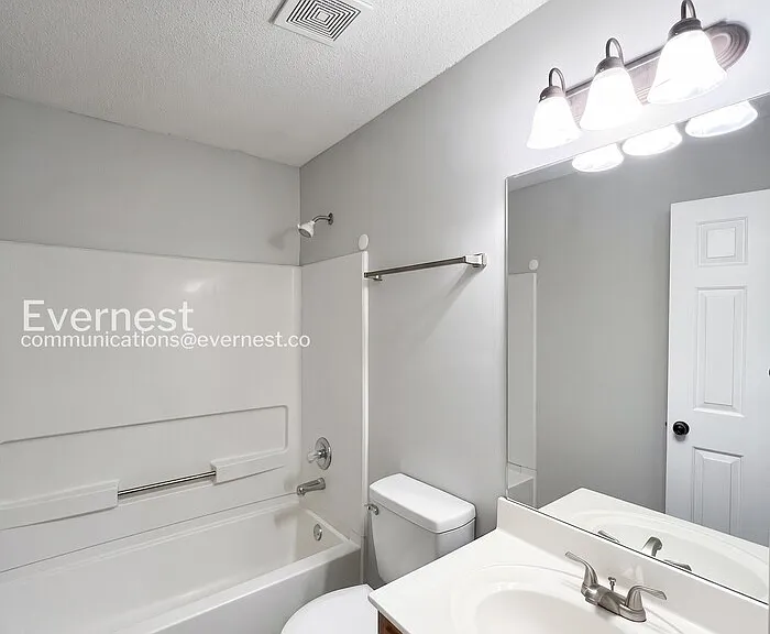 1208 W East Ross Pkwy — Photo 16
