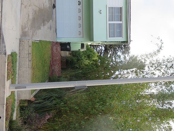 3rd image of 4421 Springdale Dr