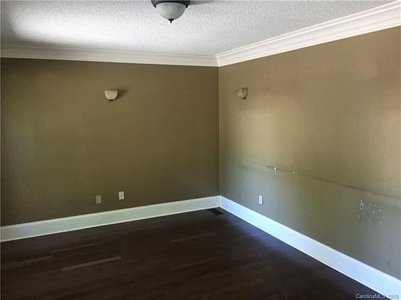 4th image of 1105 W Woodmont Dr