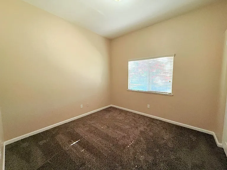 405 Hearst Dr — Photo 16